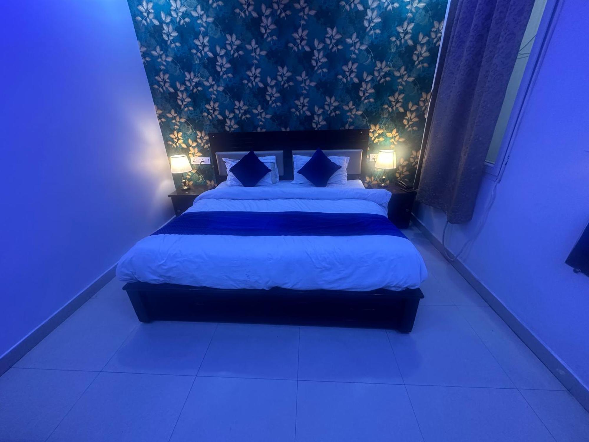 Blue Sky Hotels And Banquet Kanpur Buitenkant foto